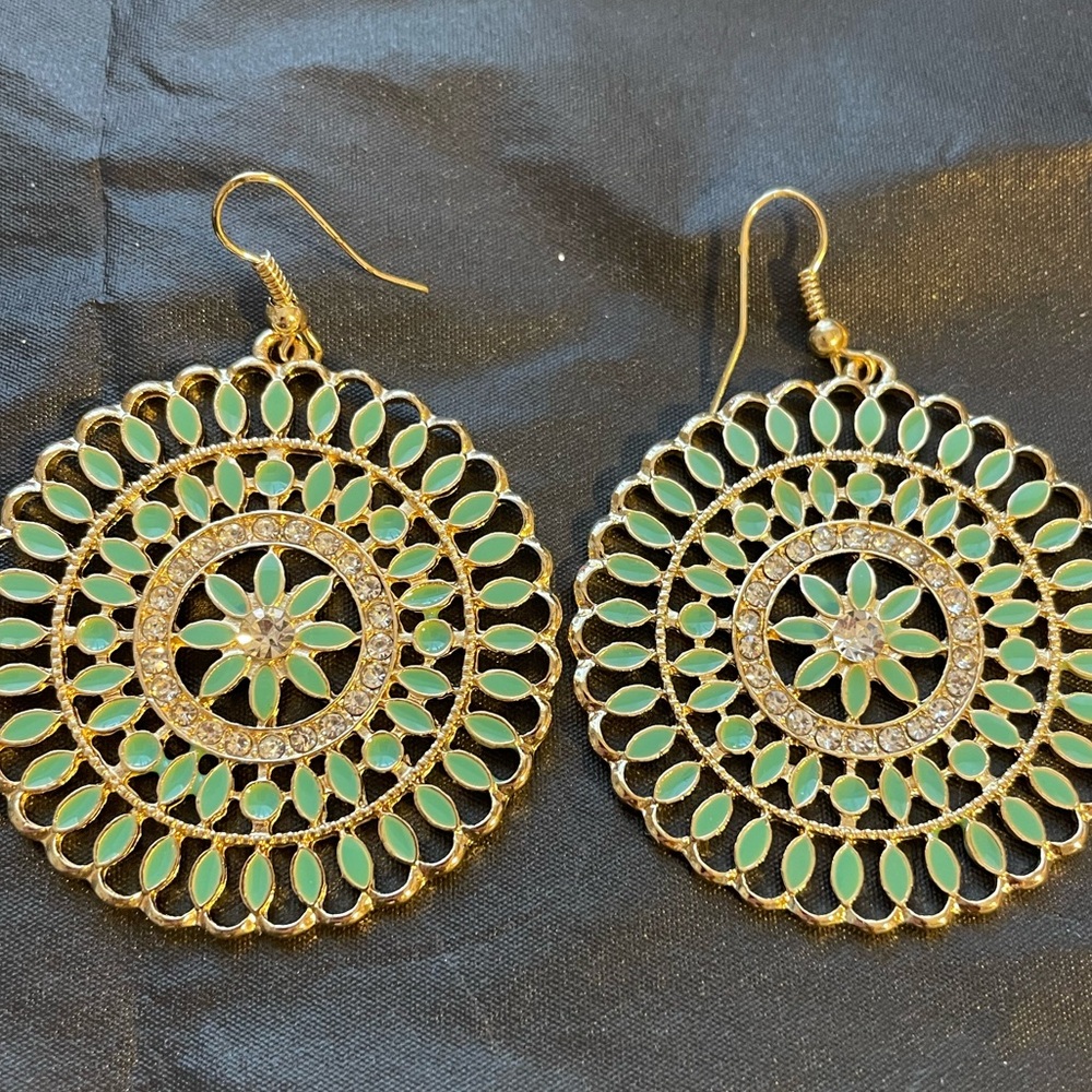 Elegant Green and Gold Dangle Earrings